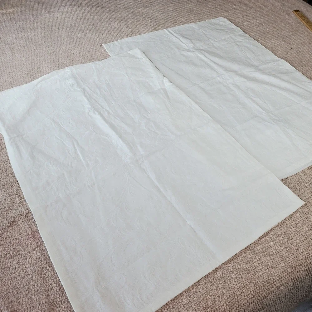 Nicole Miller Home‎ 2 Standard Pillowcase White With White Florals 100% Cotton